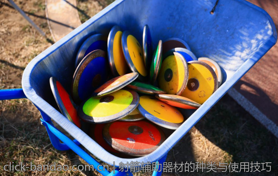 射箭辅助器材的种类与使用技巧